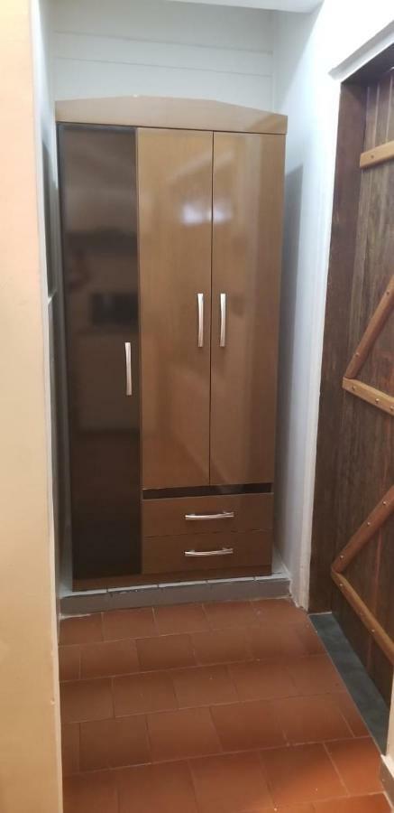 Quarto particular em Vitória Exterior foto